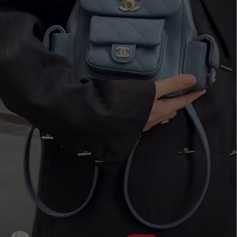 香奈兒  CHANEL 23k 藍灰色霧霾藍荔枝牛皮金釦後背包  坦克包  炸藥包  雙肩後背包    ⭕️台灣購買證明正本⭕️全新閒置品⭕️芯片款⭕️膠膜未撕⭕️-30