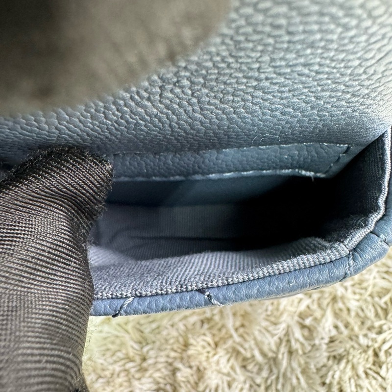 香奈兒  CHANEL 23k 藍灰色霧霾藍荔枝牛皮金釦後背包  坦克包  炸藥包  雙肩後背包    ⭕️台灣購買證明正本⭕️全新閒置品⭕️芯片款⭕️膠膜未撕⭕️-31