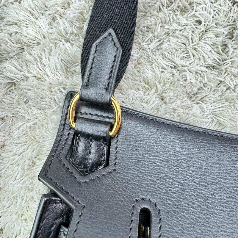 愛馬仕Hermes新款Jypsiere mini 吉普賽 黑色 金扣 evergrain皮 B刻  ⭕️近新品⭕️膠膜未撕⭕️男女都可輕鬆駕馭⭕️-32