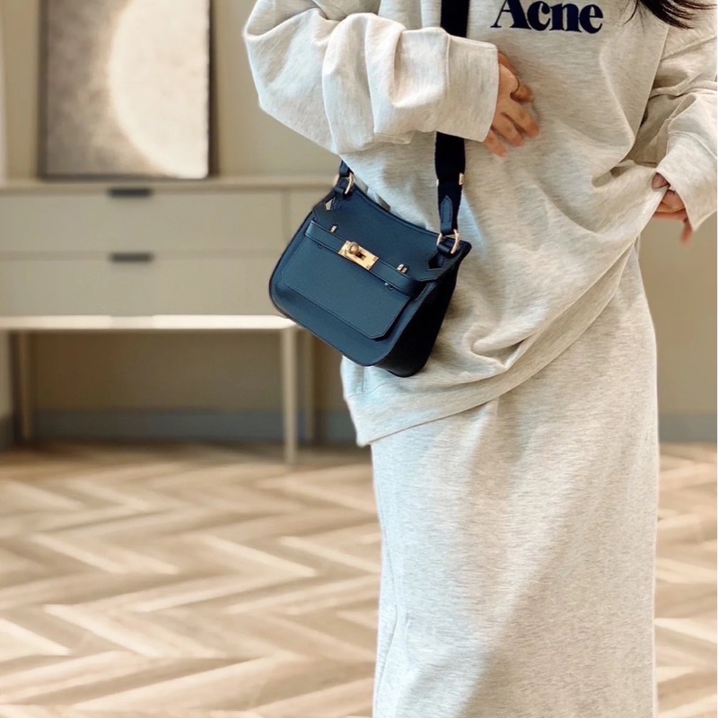 愛馬仕Hermes新款Jypsiere mini 吉普賽 黑色 金扣 evergrain皮 B刻  ⭕️近新品⭕️膠膜未撕⭕️男女都可輕鬆駕馭⭕️-37