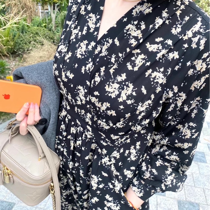 LV  M45608 VANITY PM系列Monogram壓花粒面牛皮手提/斜背包(米灰色）  ⭕️網路參考價$119800元⭕️-5