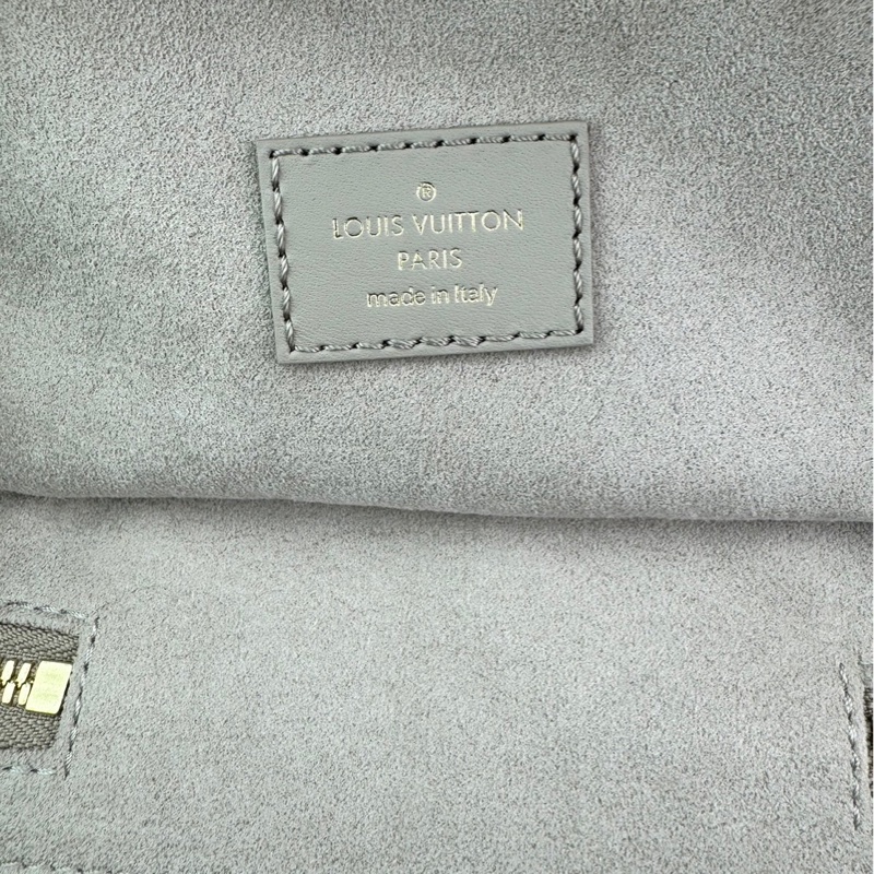 LV  M45608 VANITY PM系列Monogram壓花粒面牛皮手提/斜背包(米灰色）  ⭕️網路參考價$119800元⭕️-7