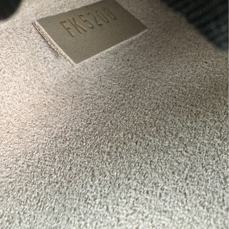 LV  M45608 VANITY PM系列Monogram壓花粒面牛皮手提/斜背包(米灰色）  ⭕️網路參考價$119800元⭕️-8