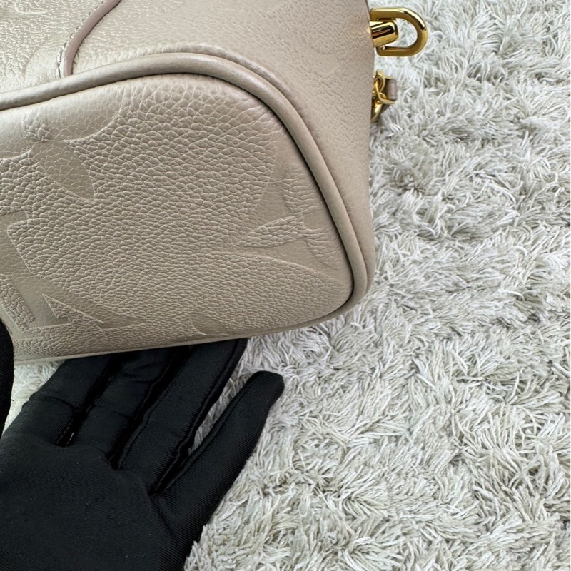 LV  M45608 VANITY PM系列Monogram壓花粒面牛皮手提/斜背包(米灰色）  ⭕️網路參考價$119800元⭕️-20