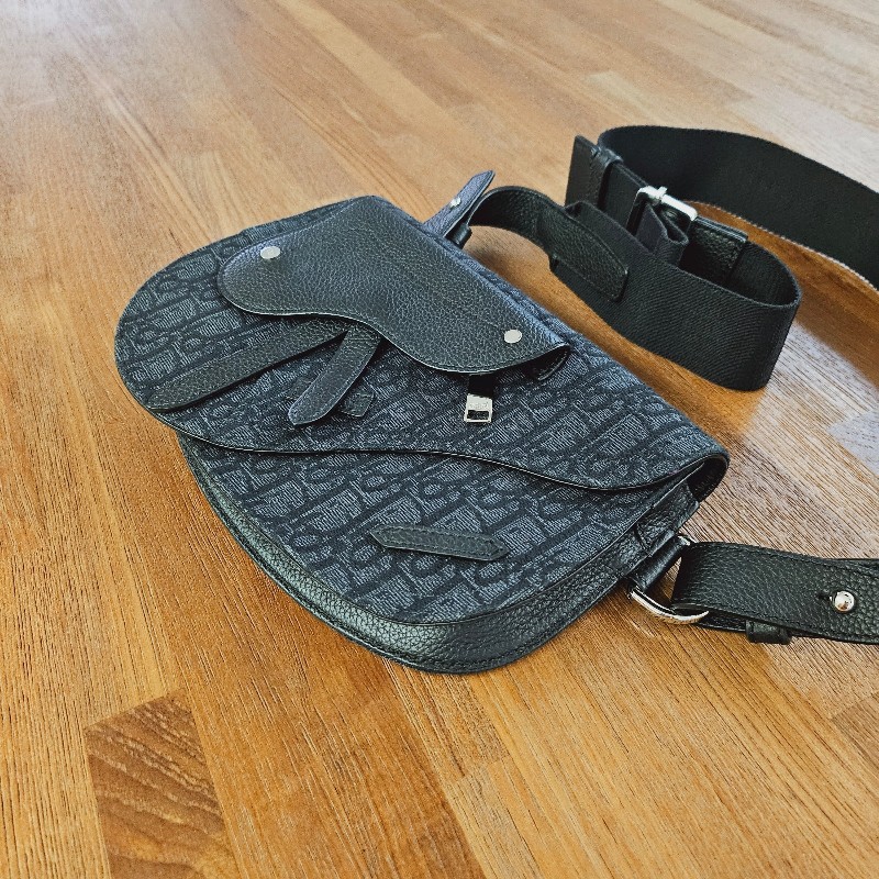 DIOR 黑老花馬鞍胸包-2