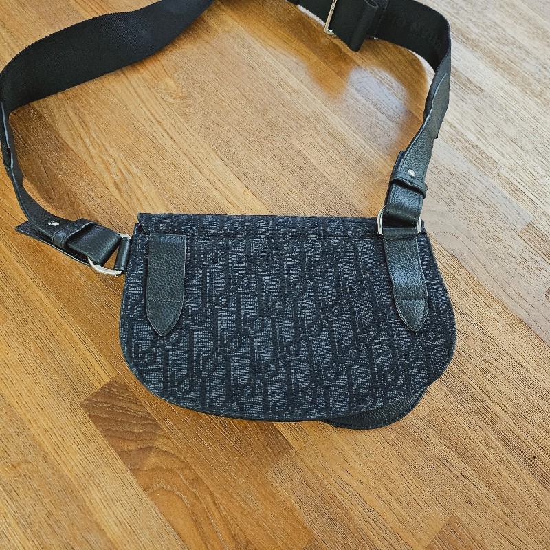 DIOR 黑老花馬鞍胸包-3