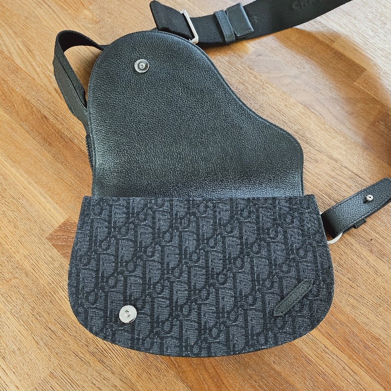 DIOR 黑老花馬鞍胸包-6