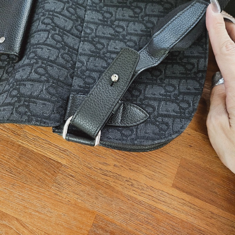 DIOR 黑老花馬鞍胸包-10