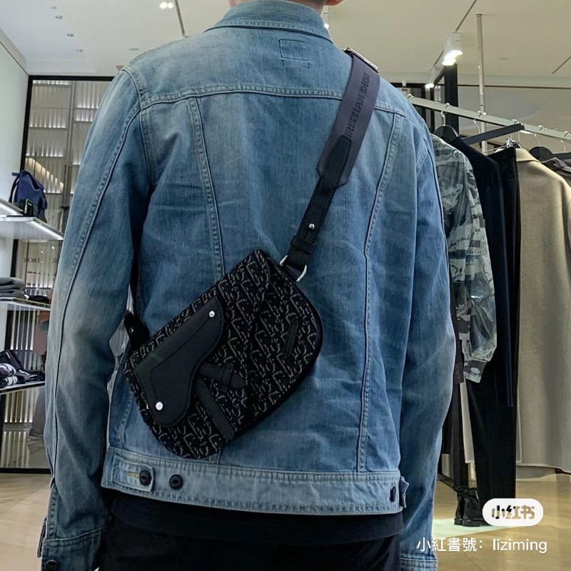 DIOR 黑老花馬鞍胸包-12