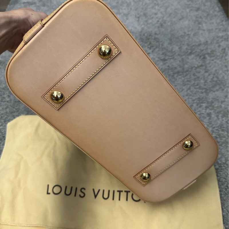 LV Alma 貝殼包大號-9