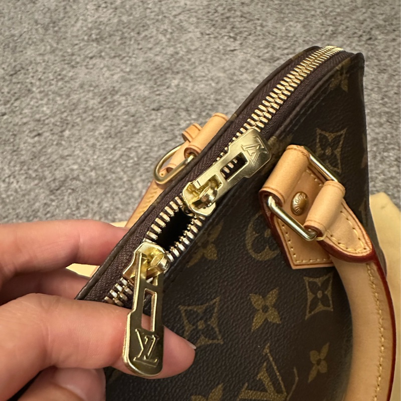 LV Alma 貝殼包大號-17