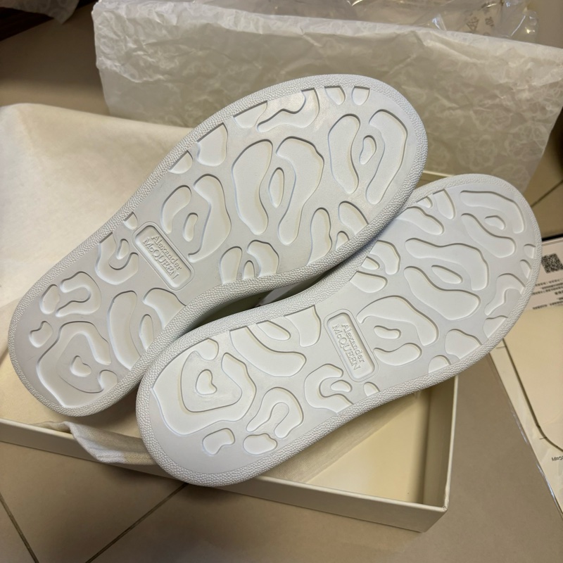 Alexander McQUEEN小白鞋 全新 37號 鞋盒 紙袋 防塵袋-11