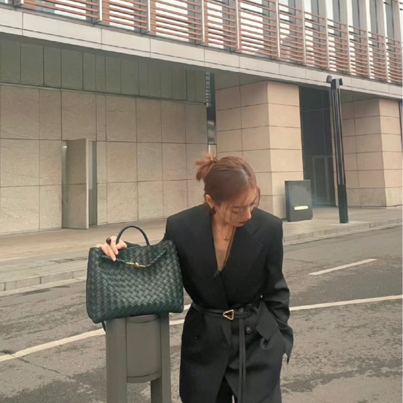 （保留中）Bottega Veneta Andiamo 中號  墨水綠-10