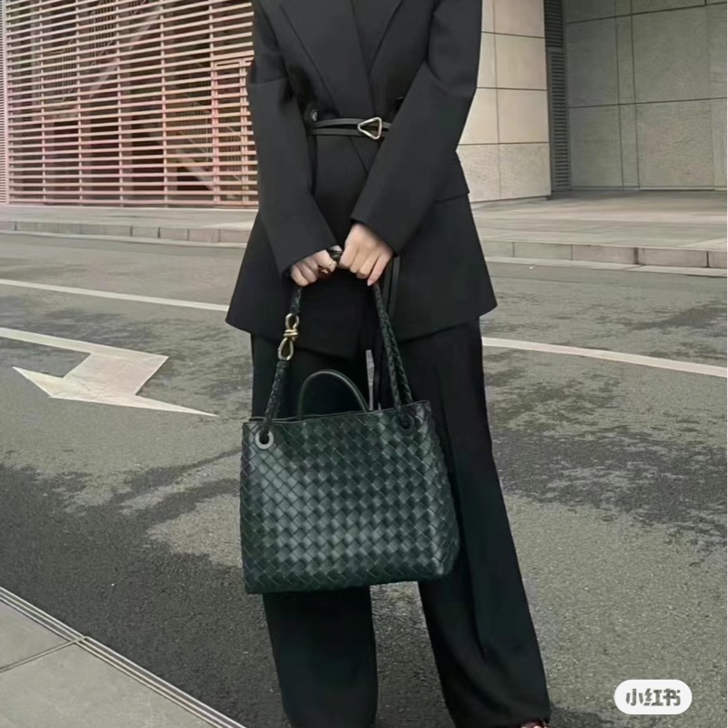 （保留中）Bottega Veneta Andiamo 中號  墨水綠-11
