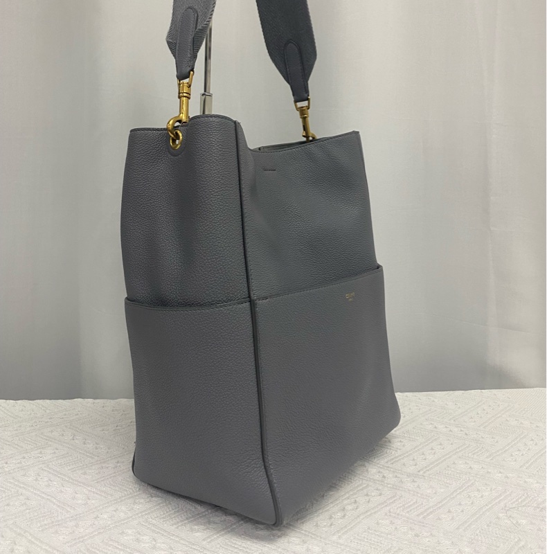 Celine SANGLE BUCKET牛皮革柔軟粒面桶包-1