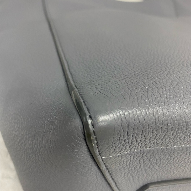 Celine SANGLE BUCKET牛皮革柔軟粒面桶包-11