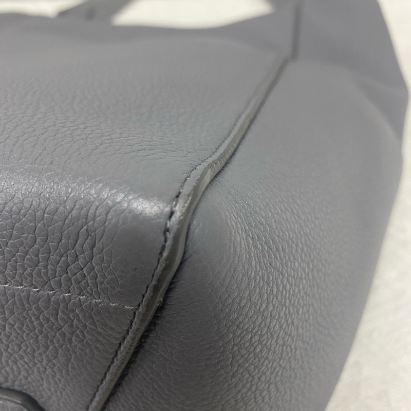 Celine SANGLE BUCKET牛皮革柔軟粒面桶包-12