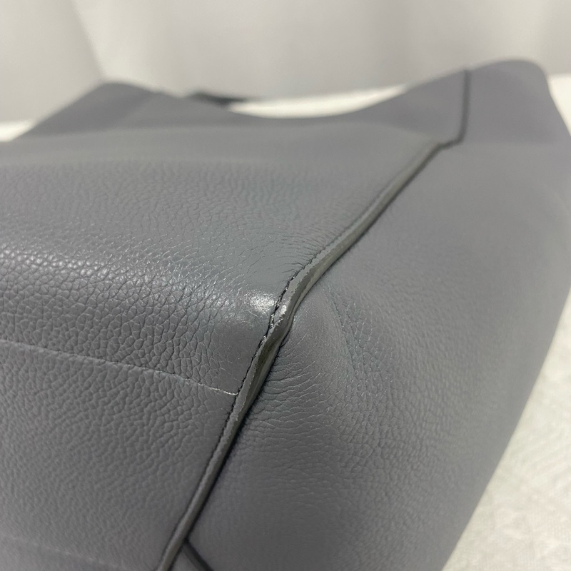 Celine SANGLE BUCKET牛皮革柔軟粒面桶包-13