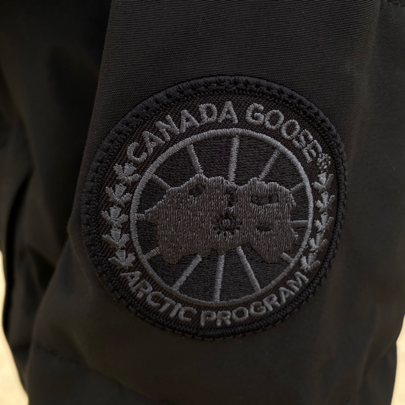 Canada Goose Wyndham Parka Black Label-2