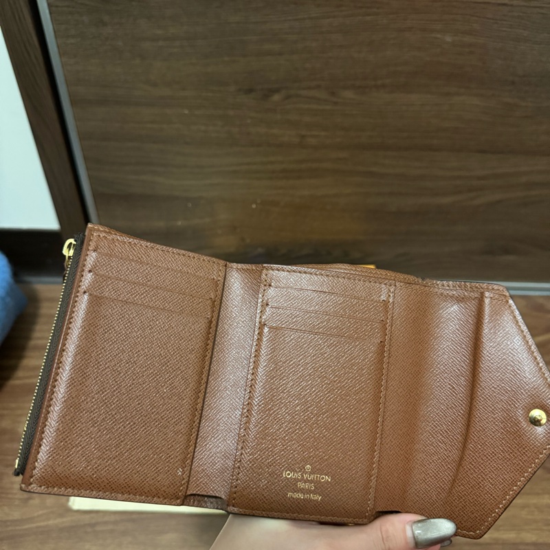 LV經典Victorine 錢包 短夾(金釦/Monogram色)-3