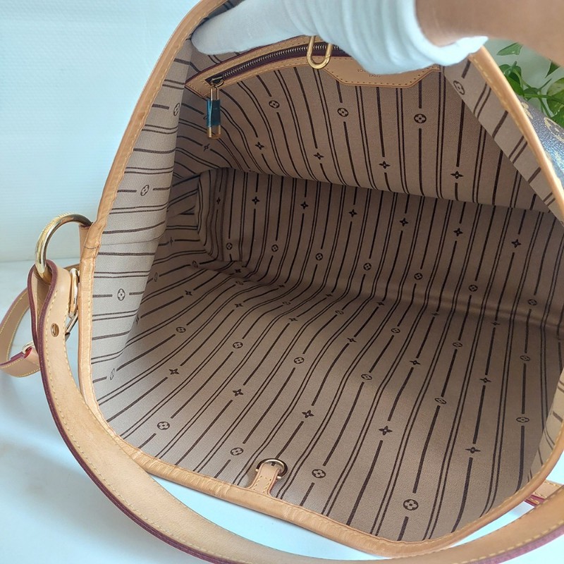 LV Delightful   ( MM/中)  肩背包🌈實品拍照🌈 M40353 肩背包~二手約9.2成新-14