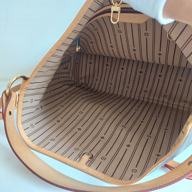 LV Delightful   ( MM/中)  肩背包🌈實品拍照🌈 M40353 肩背包~二手約9.2成新-15