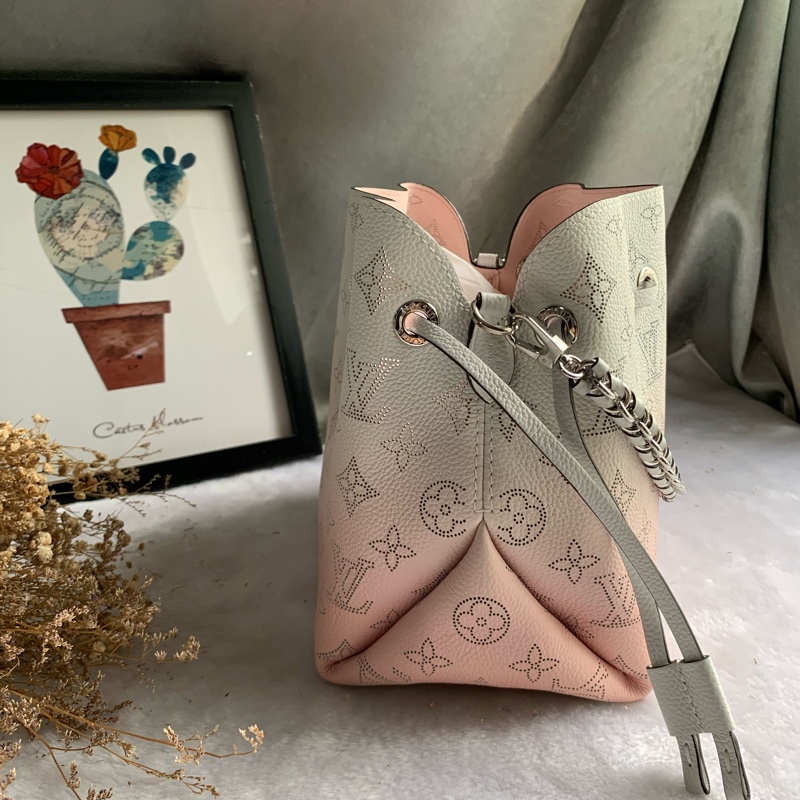 Louis Vuitton Bella Mahina 洞洞牛皮漸層水桶包(象牙白/玫瑰粉) M57855-1