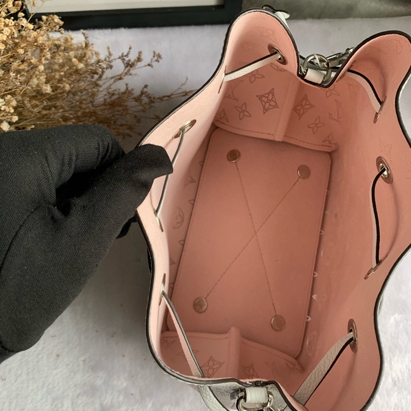 Louis Vuitton Bella Mahina 洞洞牛皮漸層水桶包(象牙白/玫瑰粉) M57855-4