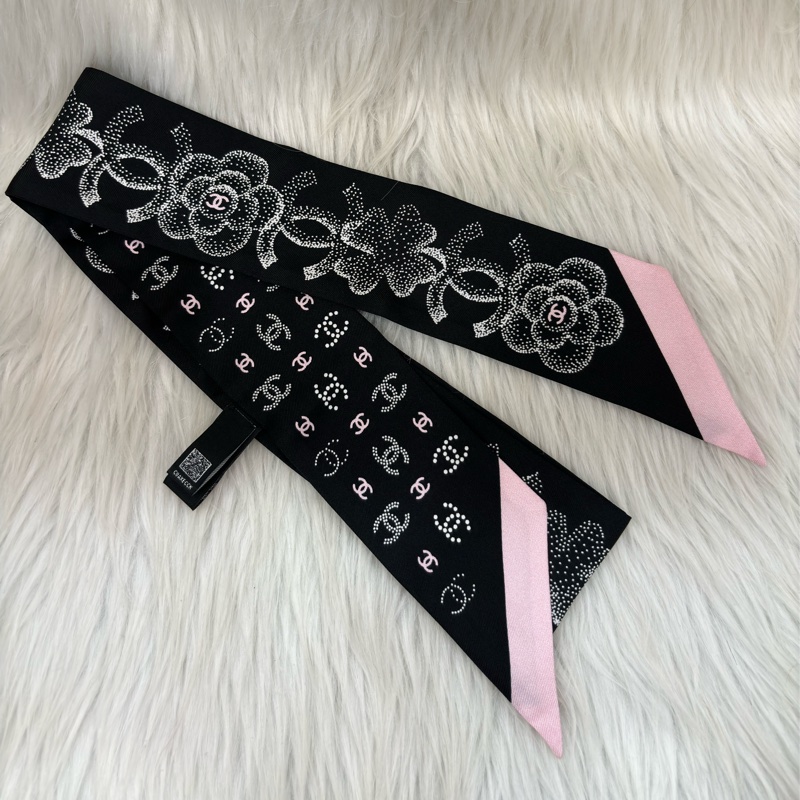 CHANEL LOGO TWILLY 雙C山茶花 幸運草 四葉草 黑色 粉紅色 白色 絲巾 頭巾綁巾 領巾 圍巾-0