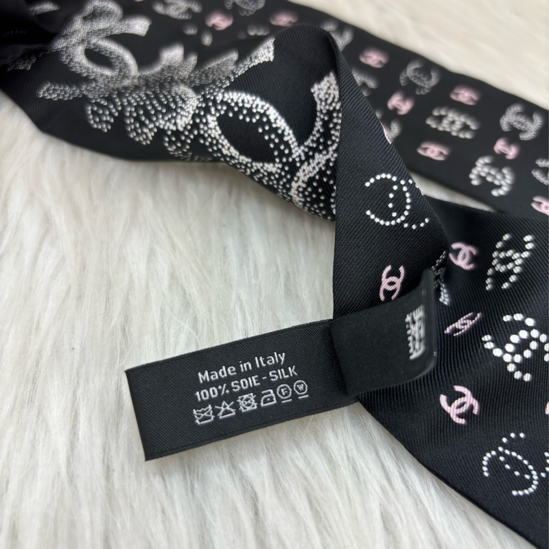 CHANEL LOGO TWILLY 雙C山茶花 幸運草 四葉草 黑色 粉紅色 白色 絲巾 頭巾綁巾 領巾 圍巾-13