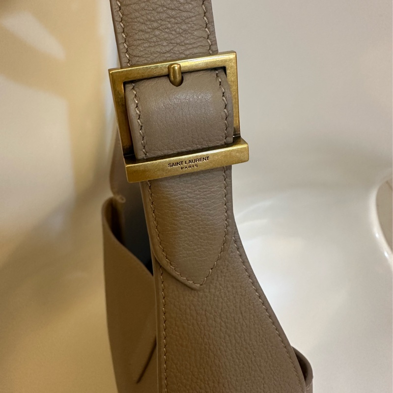 YSL LE 5 A 7 hobo-11