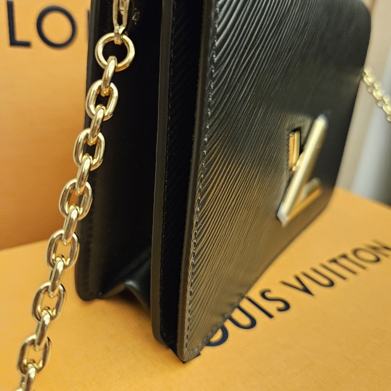 *全新品*LV櫃上在售款水波紋牛皮黑色銀扣WOC包*全新品*-2