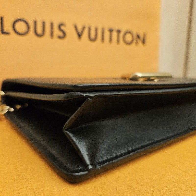 *全新品*LV櫃上在售款水波紋牛皮黑色銀扣WOC包*全新品*-5