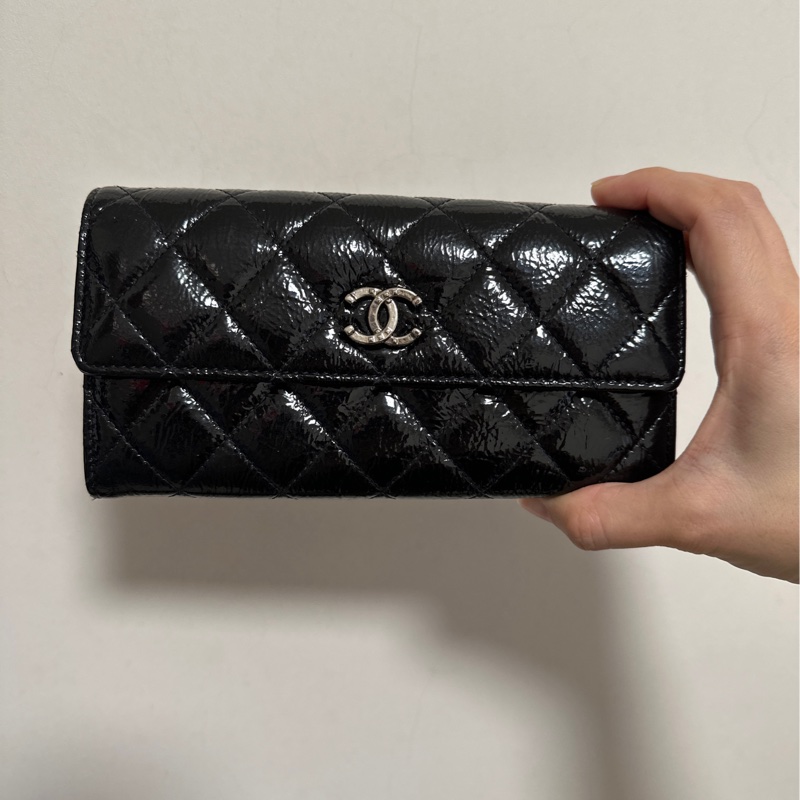 保證真品 買到賺到 只有一個 二手 CHANEL 黑色 漆皮 爆裂紋 特殊限量款 長夾 已改造成WOC-7
