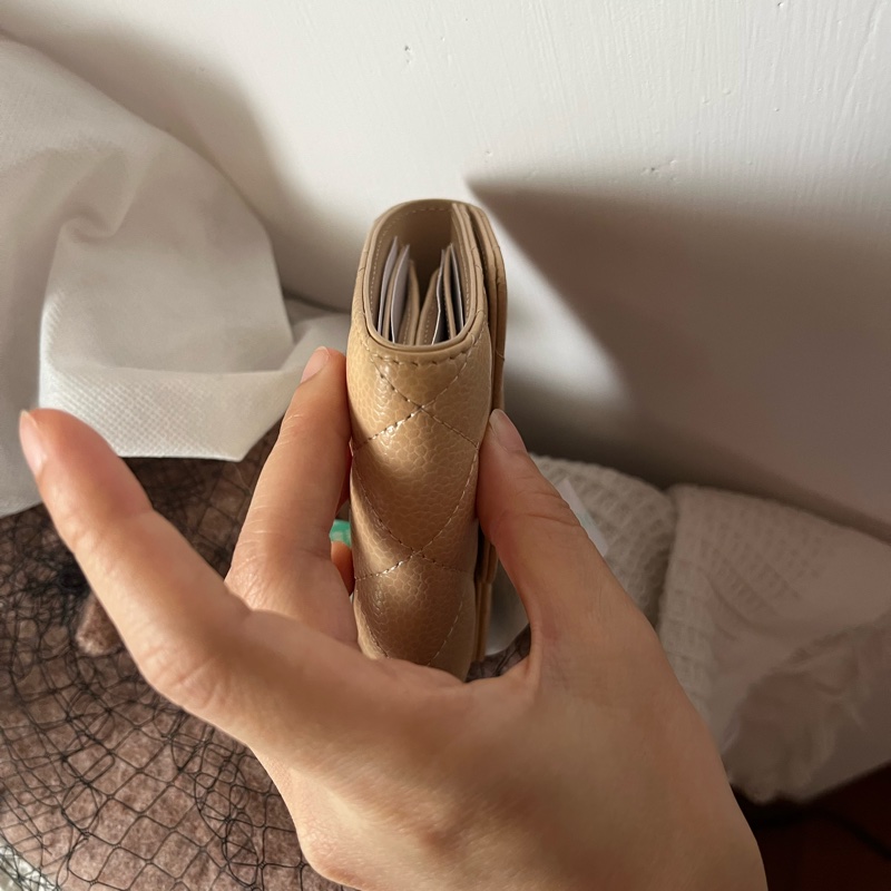 奶茶色超美香奈兒三折皮夾短夾-1