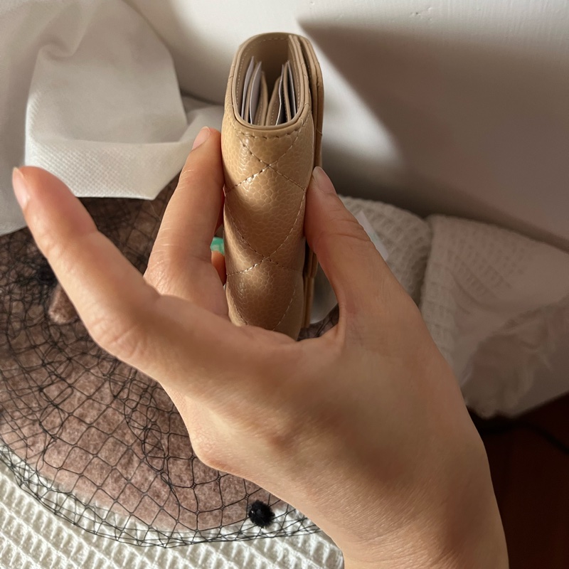 奶茶色超美香奈兒三折皮夾短夾-12