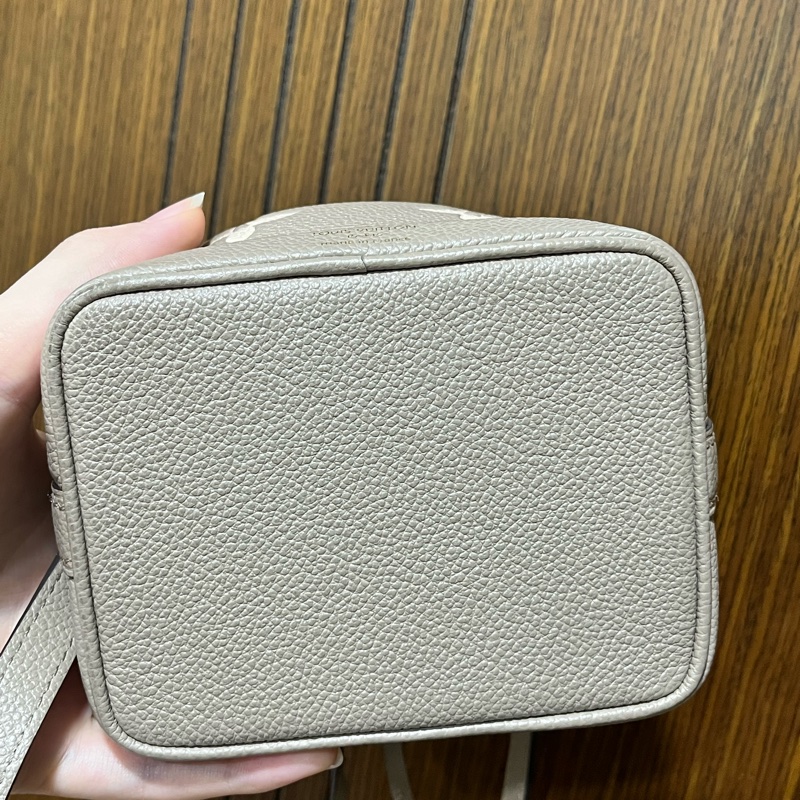 LV NAO NOE 大象灰水桶包-10