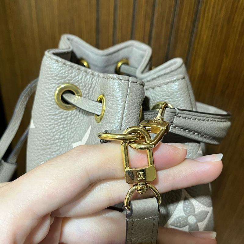 LV NAO NOE 大象灰水桶包-15