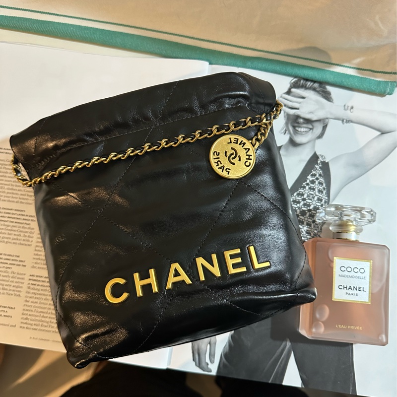 Chanel香奈兒22 bag mini 黑金-0