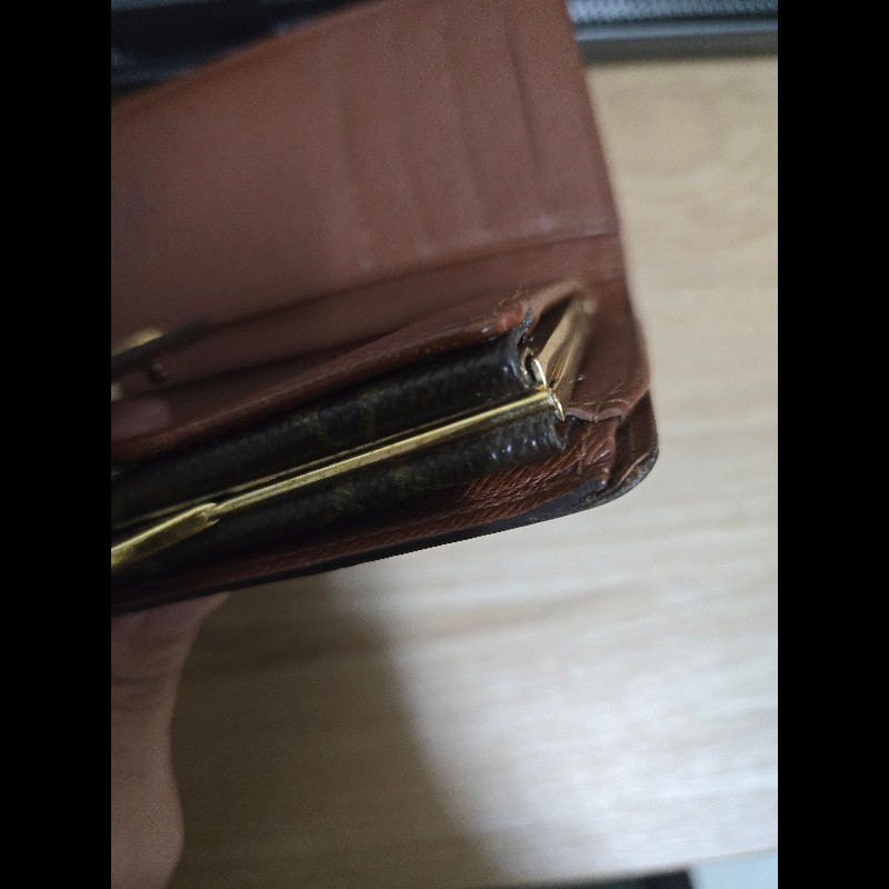 LV中古蝴蝶扣老花中夾-29