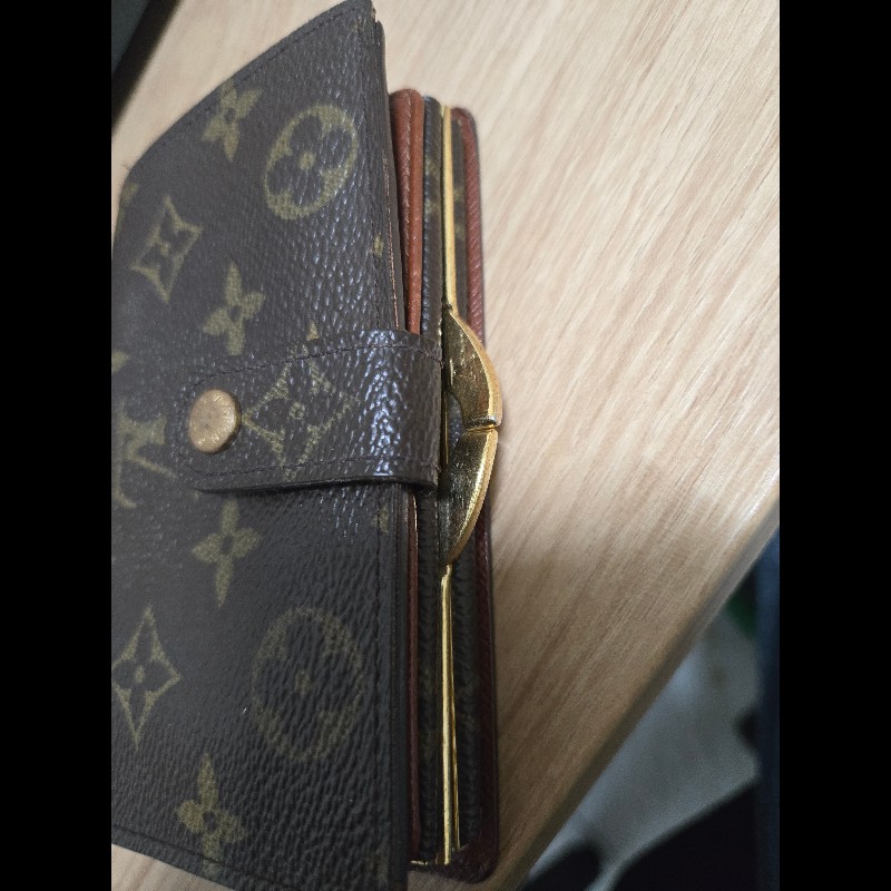 LV中古蝴蝶扣老花中夾-32