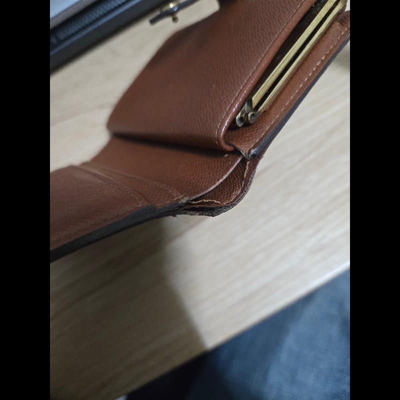 LV中古蝴蝶扣老花中夾-35