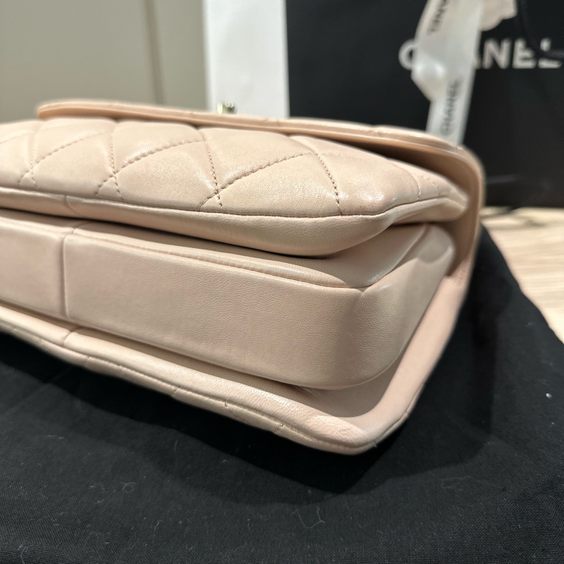 CHANEL TRENDY CC 淺米色提把包-晶片款-10