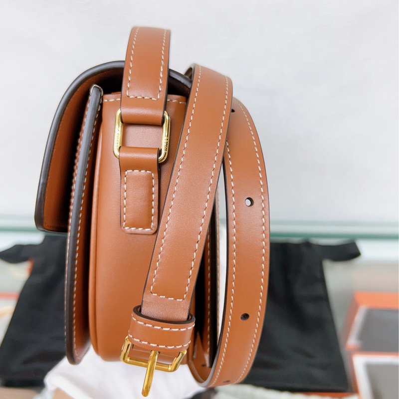 閒置未使用✨經典凱旋門老花 Celine triomphe bag teen 小號 單肩包/斜挎包-4