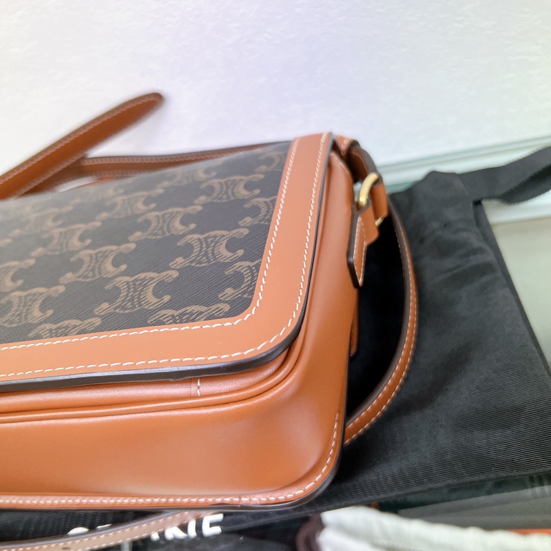 閒置未使用✨經典凱旋門老花 Celine triomphe bag teen 小號 單肩包/斜挎包-6