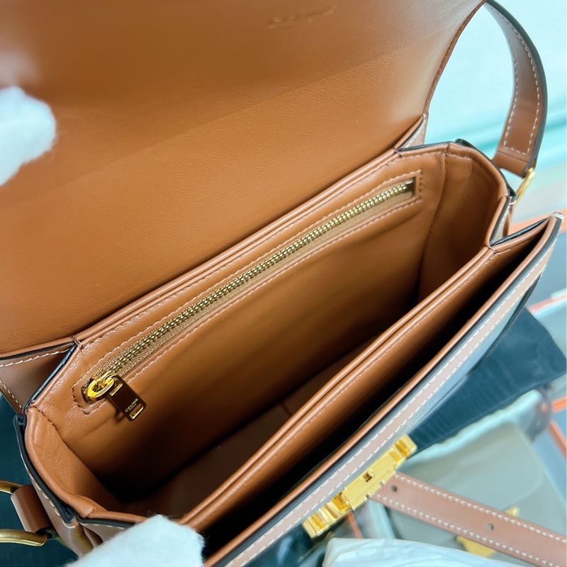 閒置未使用✨經典凱旋門老花 Celine triomphe bag teen 小號 單肩包/斜挎包-10