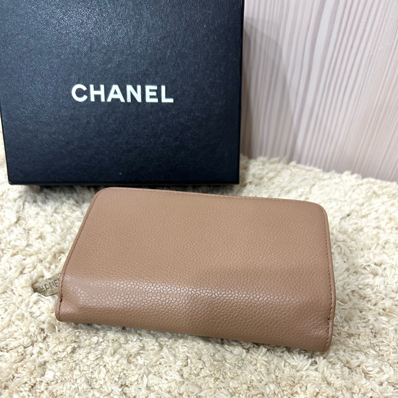 chanel 雙C奶茶荔枝牛皮扣式中夾 含零錢包-3