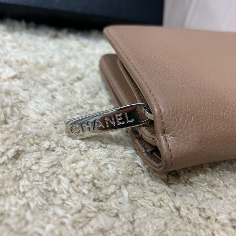 chanel 雙C奶茶荔枝牛皮扣式中夾 含零錢包-4