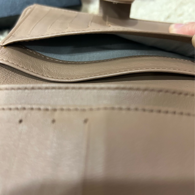 chanel 雙C奶茶荔枝牛皮扣式中夾 含零錢包-11