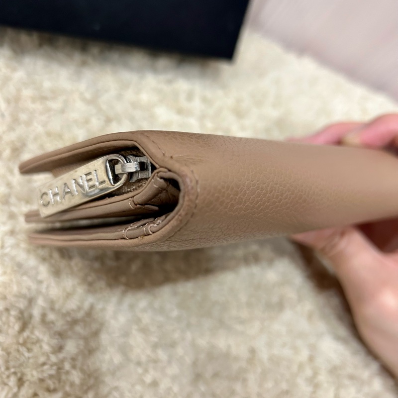 chanel 雙C奶茶荔枝牛皮扣式中夾 含零錢包-14